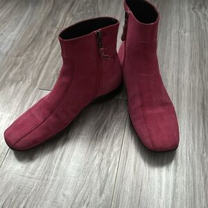 Prada pink boots size 35,5